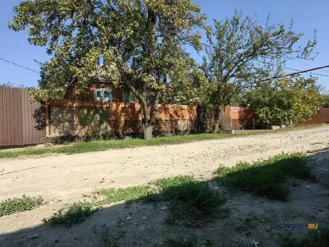 Земельный участок с жилым домом в пос. Северный
