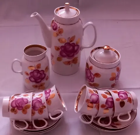 Сервизы металлические, фарфоровые