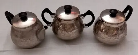 Сервизы металлические, фарфоровые