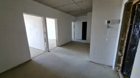 2-комн. квартира, 78 м², 9/16 эт.