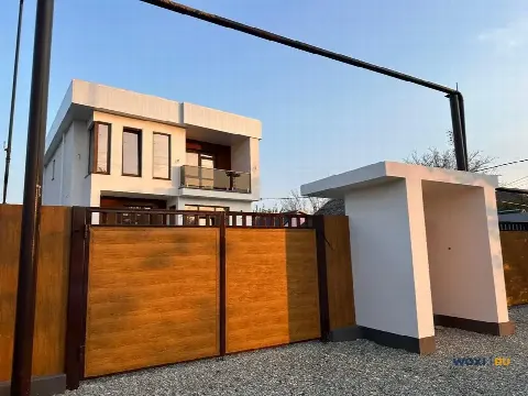 Дом 240 м² на участке 6 сот.