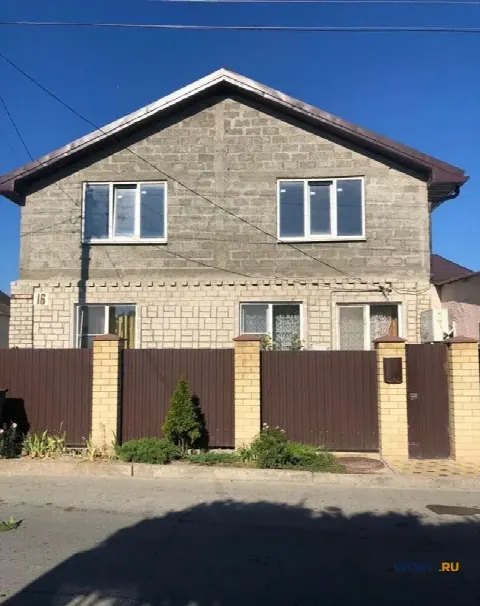 Дом 210 м² на участке 6 сот.