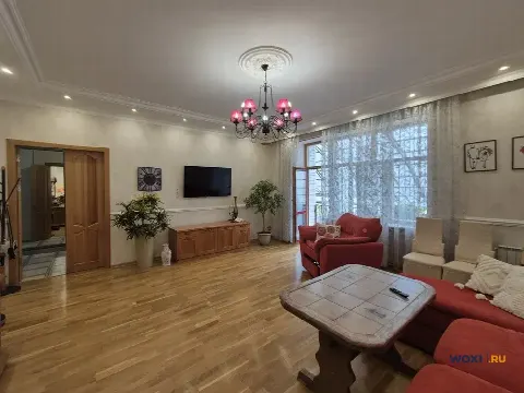 3-комн. квартира, 130 м², 1/3 эт.