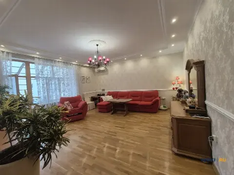 3-комн. квартира, 130 м², 1/3 эт.