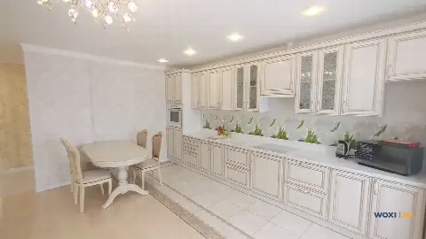 2-комн. квартира, 85 м², 3/8 эт.