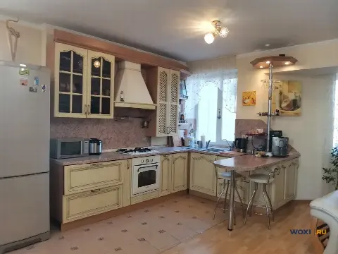 2-комн. квартира, 122 м², 4/7 эт.
