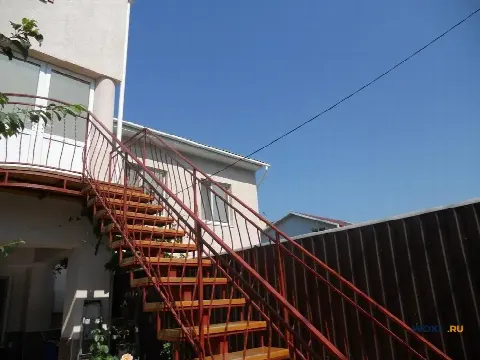 Дом 287 м² на участке 9 сот.