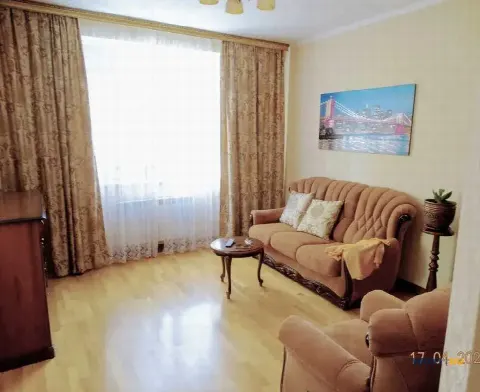 2-комн. квартира, 66 м², 3/10 эт.