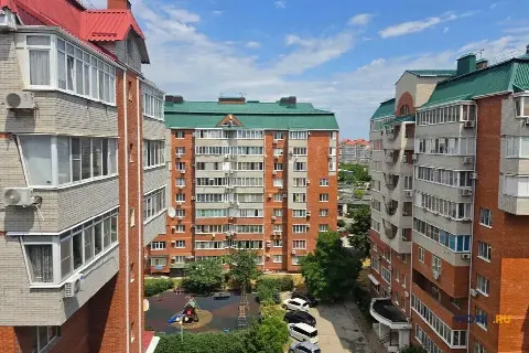 2-комн. квартира, 57 м², 8/10 эт.
