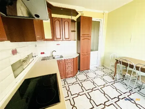 2-комн. квартира, 76 м², 5/10 эт.