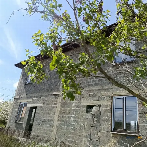 Дом 175 м² на участке 5 сот.