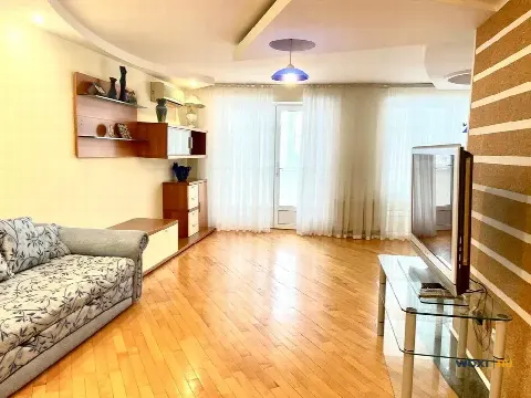 3-комн. квартира, 96 м², 3/6 эт.