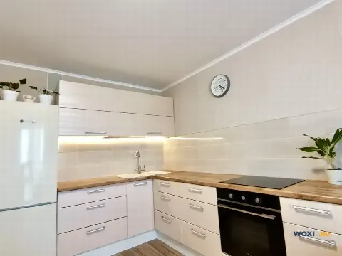 2-комн. квартира, 72 м², 14/16 эт.