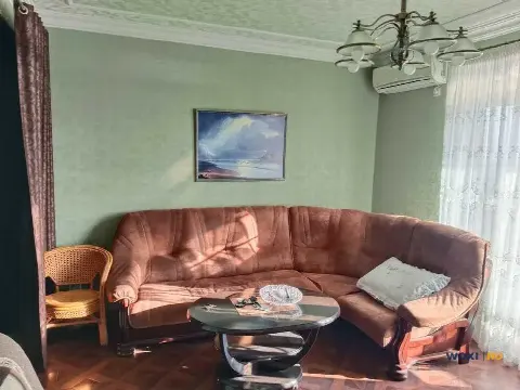 2-комн. квартира, 90 м², 8/8 эт.