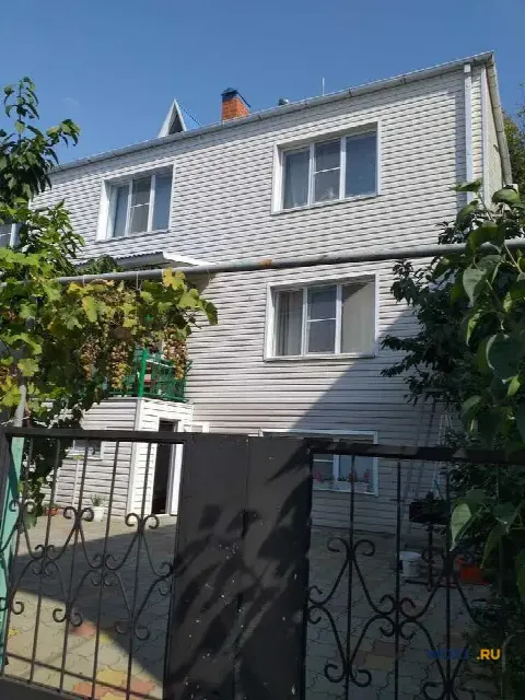 Дом 250 м² на участке 4 сот.