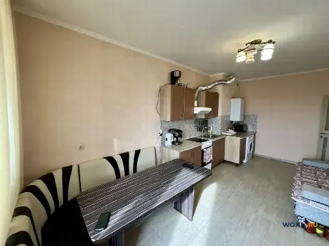 2-комн. квартира, 73 м², 4/4 эт.