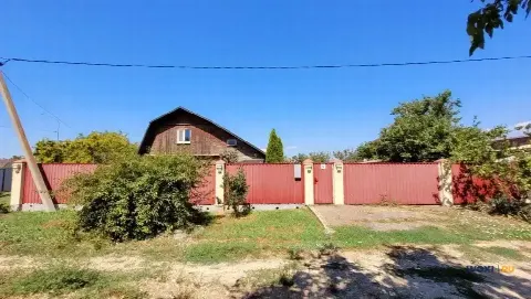 Дом 100 м² на участке 8 сот.