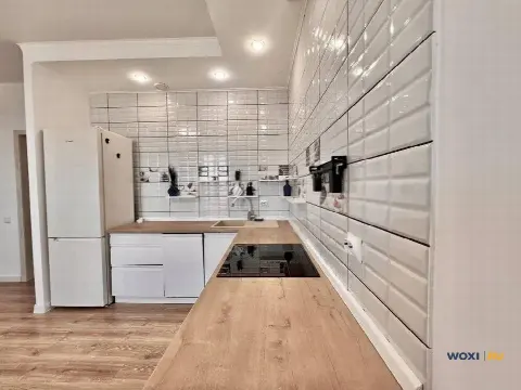 2-комн. квартира, 91 м², 8/16 эт.