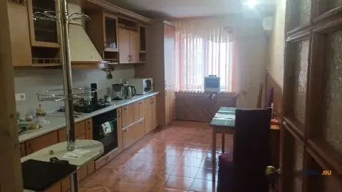 3-комн. квартира, 105 м², 1/6 эт.