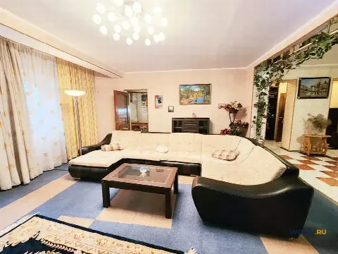 3-комн. квартира, 130 м², 1/10 эт.