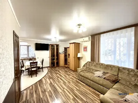 2-комн. квартира, 77 м², 1/6 эт.