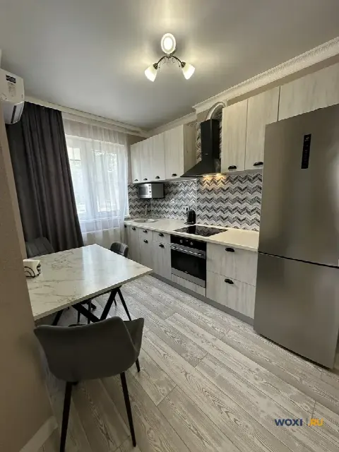 2-комн. квартира, 50 м², 1/18 эт.
