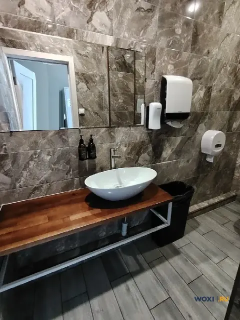 Торговое помещение, 658 м²