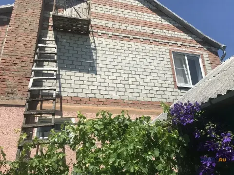 Дом 180 м² на участке 8 сот.
