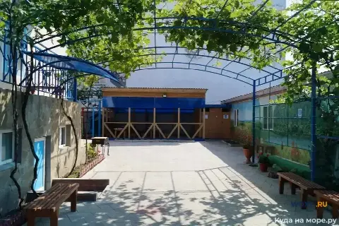 Дом 502 м² на участке 8 сот.