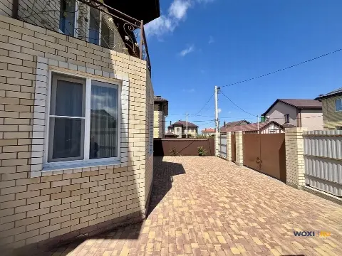 Дом 180 м² на участке 4 сот.