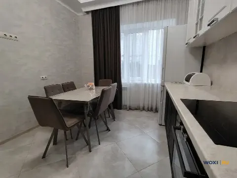 2-комн. квартира, 66 м², 1/3 эт.