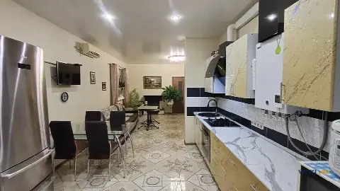 Дом 95 м² на участке 3 сот.