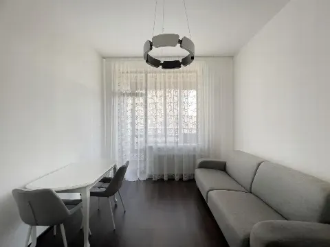 1-комн. квартира, 35 м², 4/12 эт.