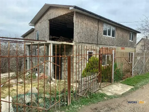 Дом 128 м² на участке 5 сот.