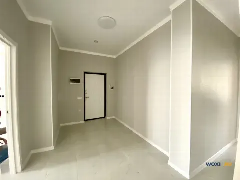 2-комн. квартира, 73 м², 1/3 эт.