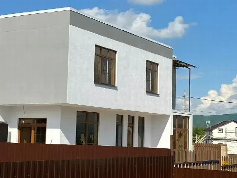 Дом 170 м² на участке 5 сот.