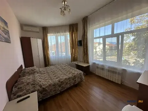 Дом 180 м² на участке 1 сот.