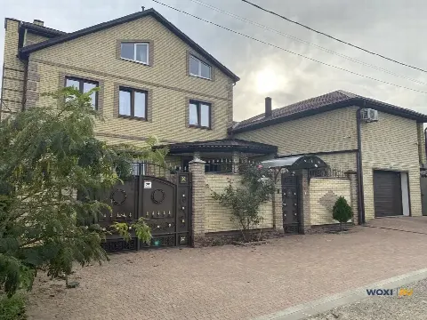 Дом 378 м² на участке 8 сот.