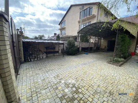 Дом 335 м² на участке 5 сот.