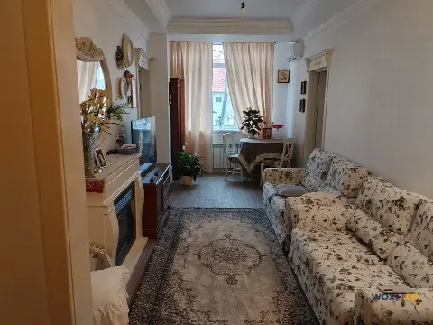 2-комн. квартира, 67 м², 2/4 эт.