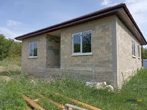 Дом 100 м² на участке 5 сот.