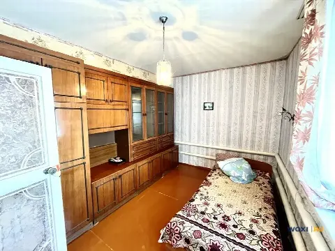 3-комн. квартира, 54 м², 2/2 эт.