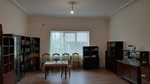 Дом 1733 м² на участке 8 сот.