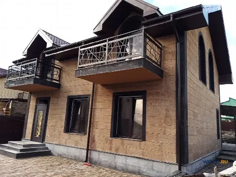 Дом 214 м² на участке 5 сот.