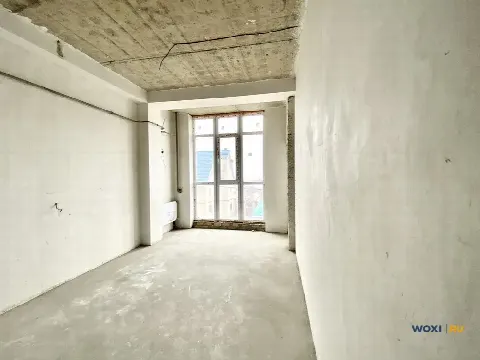 2-комн. квартира, 61 м², 1/3 эт.