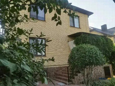 Дом 137 м² на участке 4 сот.