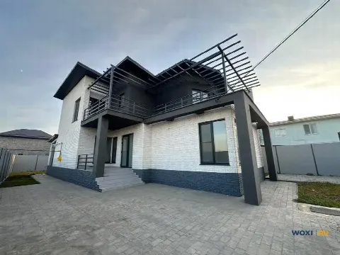 Дом 268 м² на участке 6 сот.