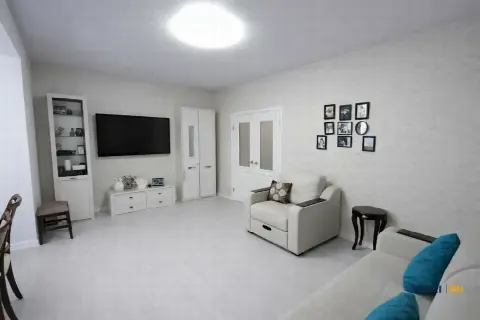 2-комн. квартира, 73 м², 3/6 эт.
