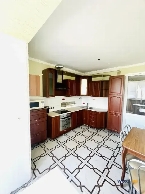 2-комн. квартира, 76 м², 5/10 эт.