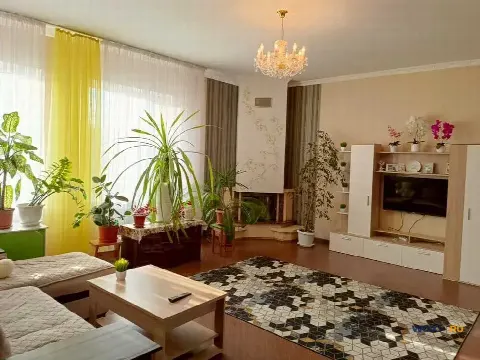 Дом 187 м² на участке 4 сот.